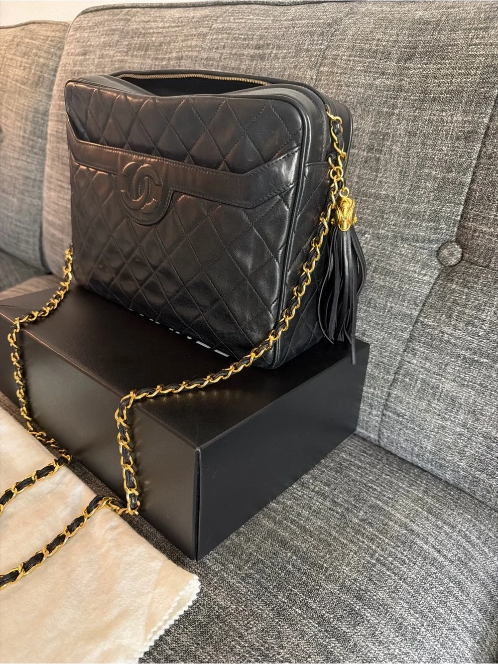 CHANEL Black Quilted Lambskin Shoulder Bag with Gold Chain